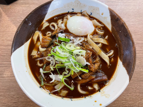 「みそ（玉子入り）きしめん　￥７４０」@麺亭 憩の写真