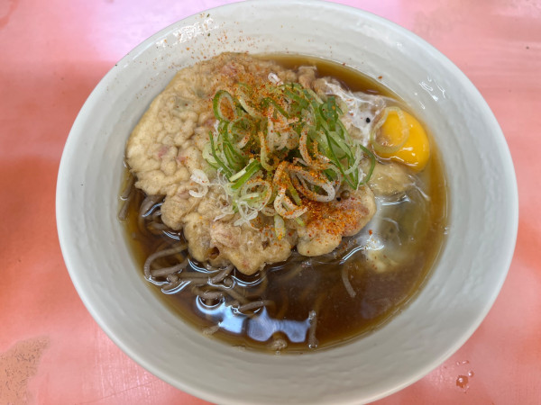 「かき揚げ天玉そば」@常盤軒 山手線ホーム店の写真