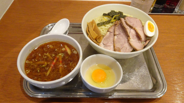 「チャーシューつけ麺大盛（1,500円）＋生玉子（100円）」@昭島 大勝軒の写真