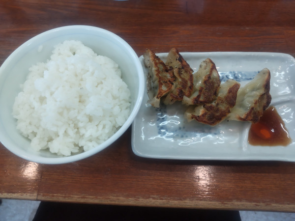 「行者ニンニク餃子＋ライス150円」@弟子屈ラーメン 弟子屈総本店の写真