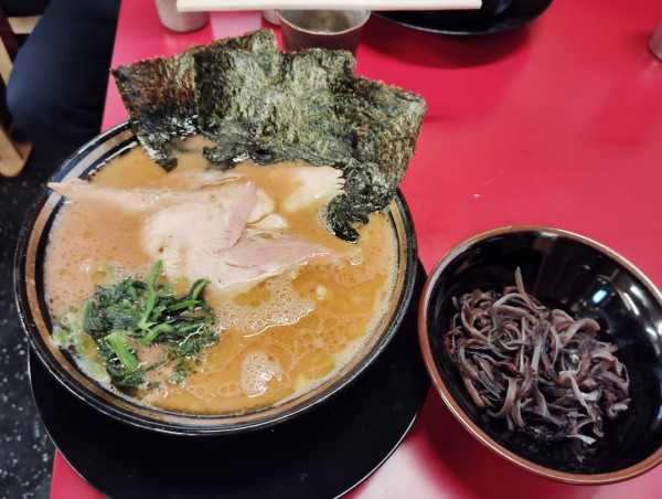 「ラーメン　　　900円」@柏 王道家の写真