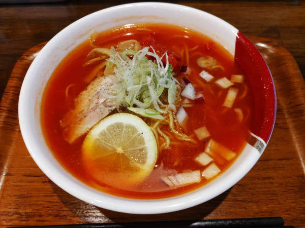 「トマトらーめん900円」@麺処福吉 Higa-Tokoの写真