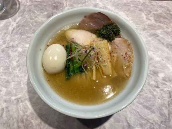 「3種のチャーシューと味玉の塩らーめん」@shizukuの写真