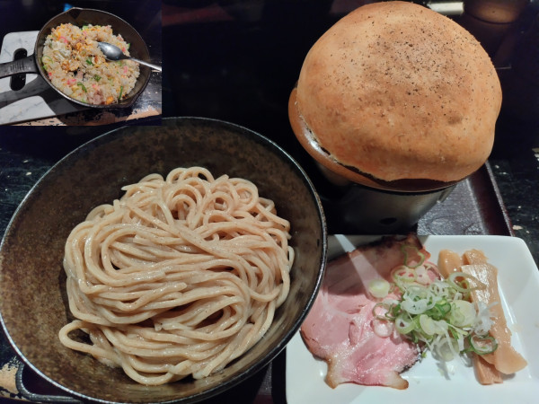 「つけめん(醤油) ※麺300g +ミニ炒飯:㋚券で100円」@UMAの写真