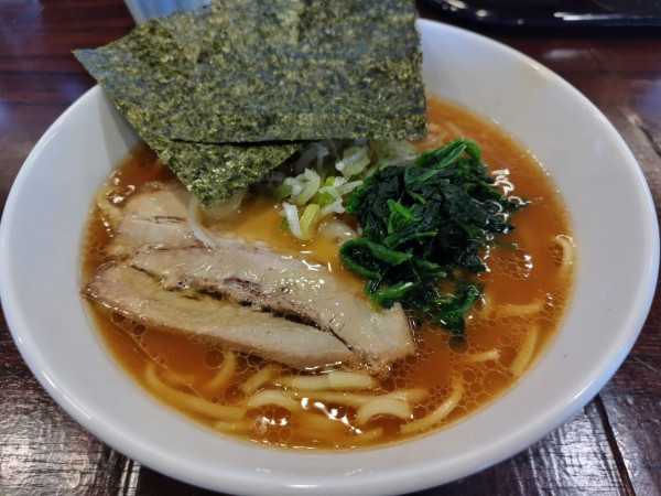 「てっぺん醤油　：太麺　※かため」@豚骨ラーメン 頂の写真