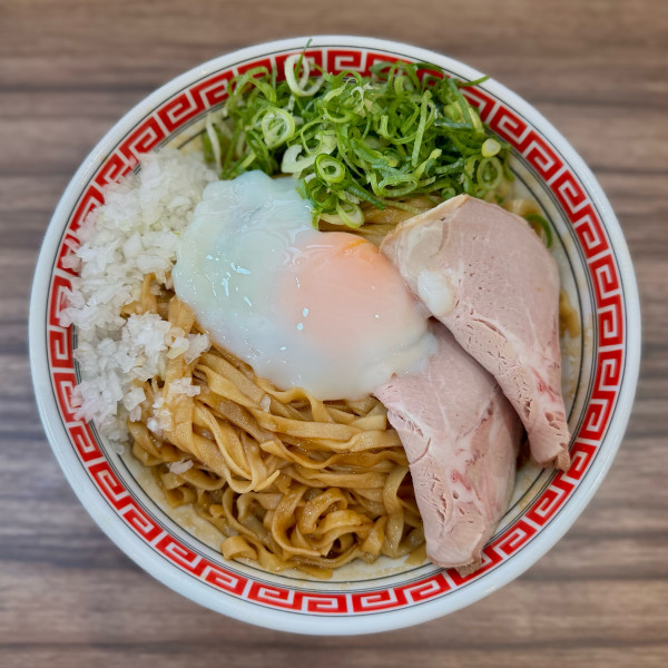 「油そば 300g（900円）※温玉は別皿」@麺処としちゃんの写真