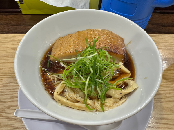 「熟成中華そば + 煮豚トッピング」@河内の中華そば 醤の写真