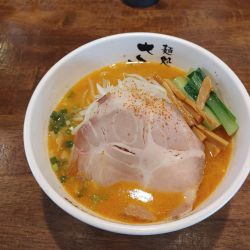 濃厚辛味噌ラーメン　950円　替え玉　120円