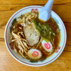 手打中華そば　850円