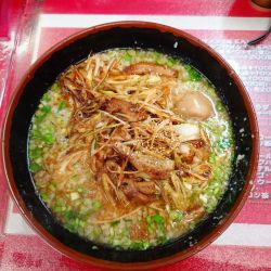 もつラーメン（味玉入）