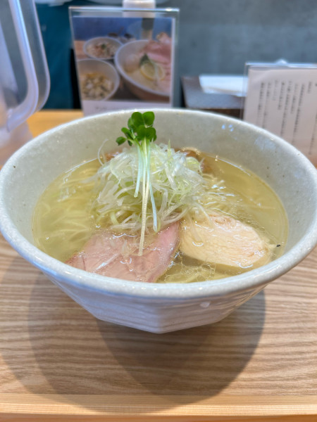「鶏塩らぁ麺　880円」@Hamano Comugiの写真