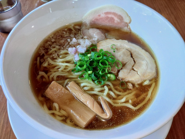 「醤油ラーメン」@麺屋魚貝鶏の写真