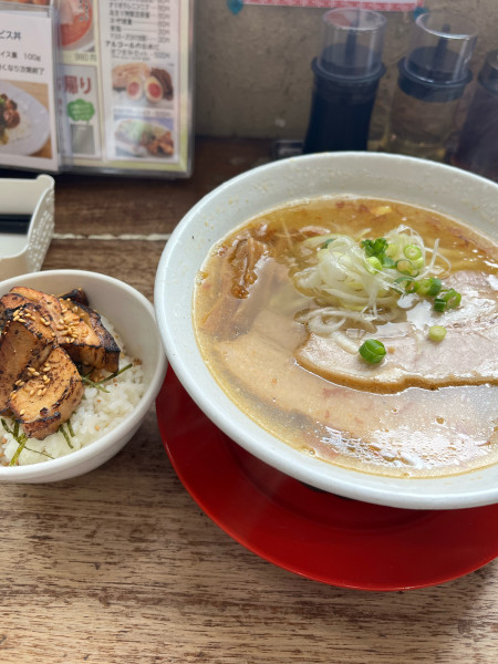 「うま塩ラーメン850+炙りチャーシュー丼小280」@麺家 ゐをりの写真