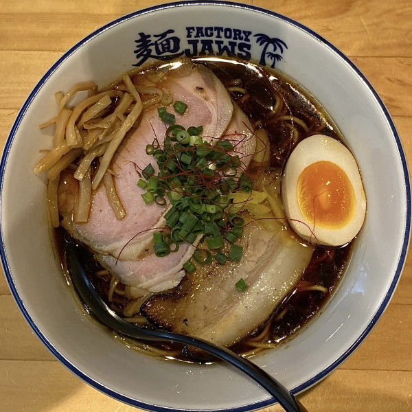 「醤油ラーメン」@麺FACTORY JAWSの写真