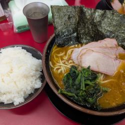 ラーメン　チャーシュー3枚　大盛り　ライス大盛り