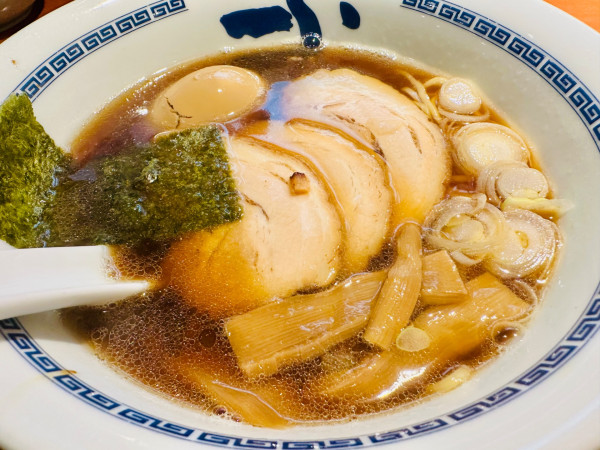 「スペシャルらーめん醤油【1200円】」@たけちゃんにぼしらーめん 調布店の写真