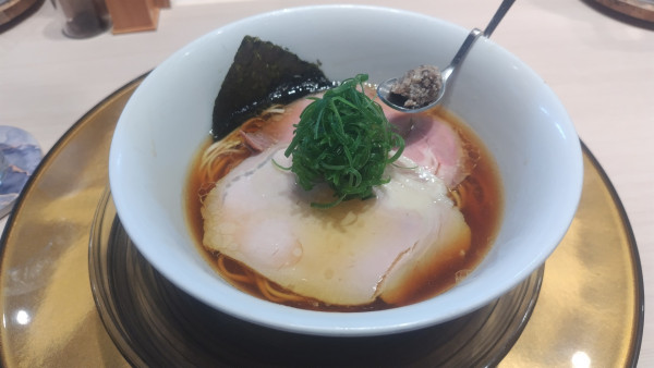 「ポルチーニ醤油らぁ麺」@入鹿TOKYOの写真