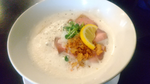 「純鶏白湯そば」@らーめん コットンポットの写真