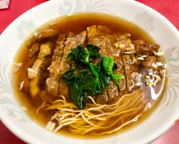 「パイコーメン　1100円　餃子６個　６５０円」@上海亭 横須賀中央店の写真