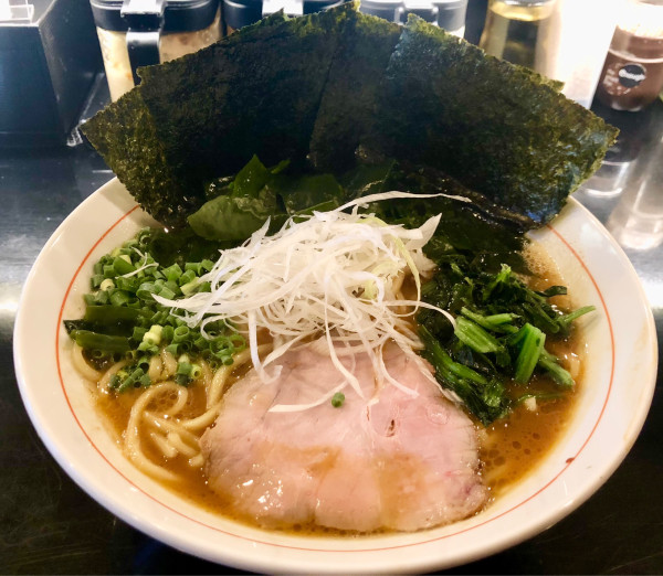 「豚骨塩　大盛り　950円　海苔150円　猿島わかめ100円」@SHOWTIME-Ramen-の写真