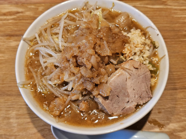 「【限定】津桜流二郎（麺300gニンニクアブラマシ）1000円」@つけ蕎麦 津桜の写真