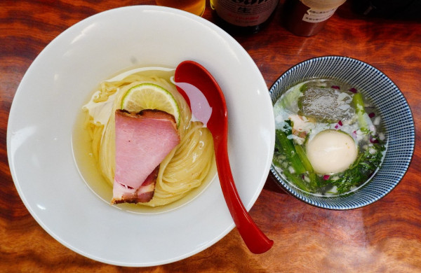 「冷やしつけ麺（塩）＋煮玉子＋瓶ビール」@三馬路 東京店の写真