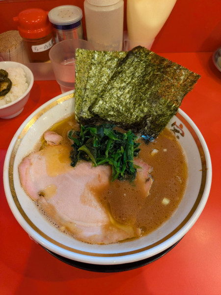 「ラーメン　かため」@家系ラーメン 裏大輝家 青物横丁店の写真
