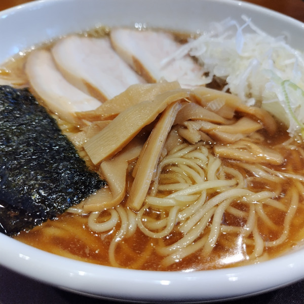「中華そば大盛　1100円」@大阪餃子専門店 よしこ 大崎店の写真