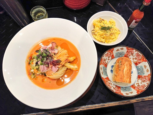 「【限定】蟹とガスパチョ冷製ラーメン、など」@トーキョーニューミクスチャーヌードル 八咫烏 CHIKARABOの写真