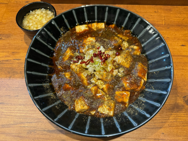 「専門店の麻婆麺 中盛　1400円」@麻婆豆腐TOKYO 福岡西新店の写真