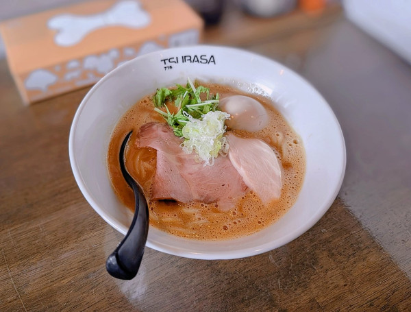 「辛白湯」@ラーメン翼の写真