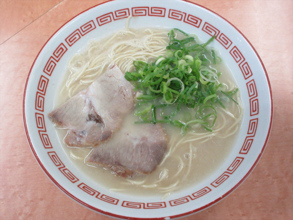 「らーめん（700円）」@長浜ナンバーワン 祇園店の写真