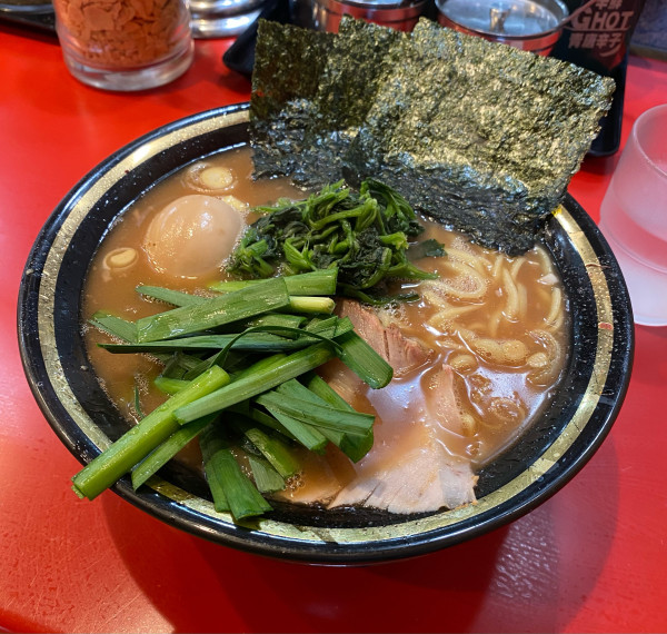 「ラーメン　味玉　ニラ」@環2家の写真