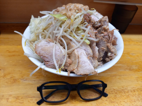 「ラーメン・ぶた増し(にんにく少し・野菜・あぶら)」@ラーメン二郎 立川店の写真