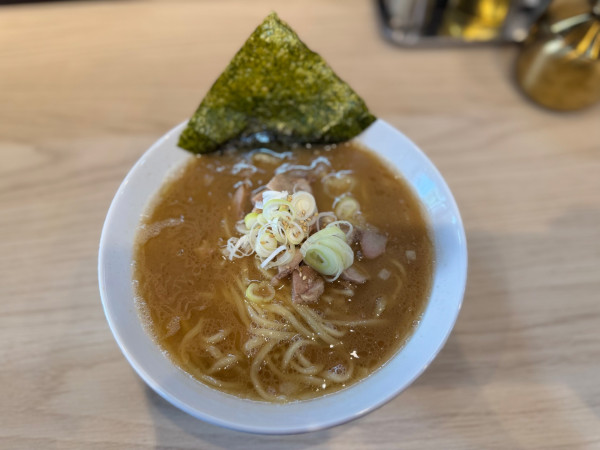「朝ラーメン800円」@新家系ラーメン気骨家の写真