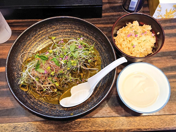 「アワビの肝のソースの和えそば、など」@稲荷屋の写真