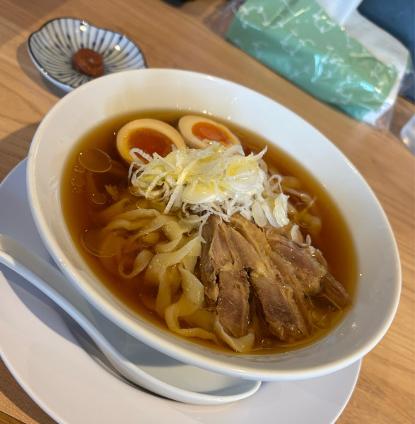 「【夏季限定】冷やし親鶏中華そば＋味玉」@手打 親鶏中華そば綾川 大成店の写真