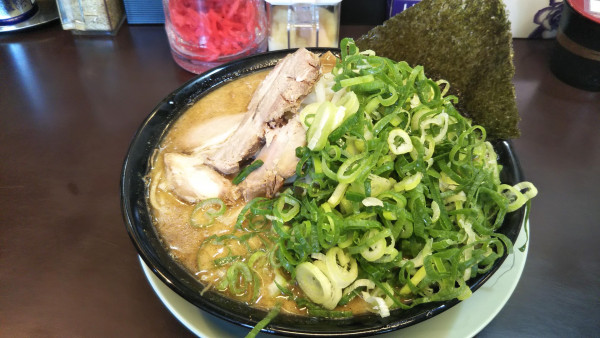 「魚介豚骨九条ネギ　麺大盛」@豚骨ラーメン 一道の写真