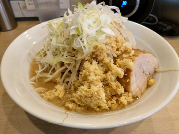 「ラーメン塩(500g)  ネギ  生姜    野菜  アブラ」@麺屋 味方 蒲田店の写真