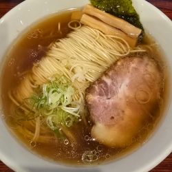 らーめん　醤油　750円