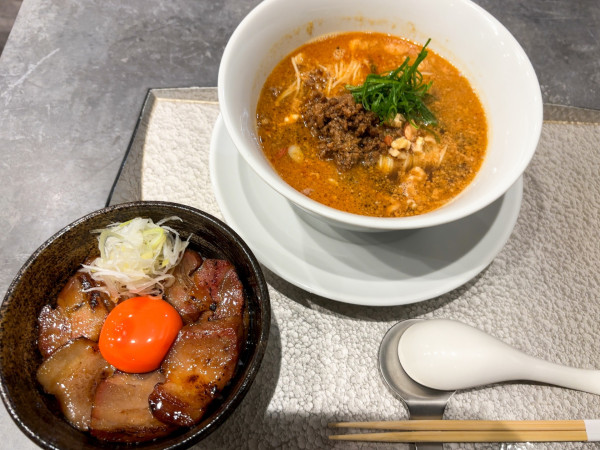 「琥珀の担々麺」@宍道湖しじみ中華蕎麦 琥珀 池袋店の写真