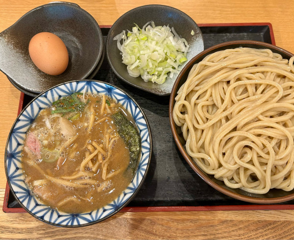 「ネギつけ麺大 生卵 メンマ 1140+100+150円」@孫鈴舎の写真