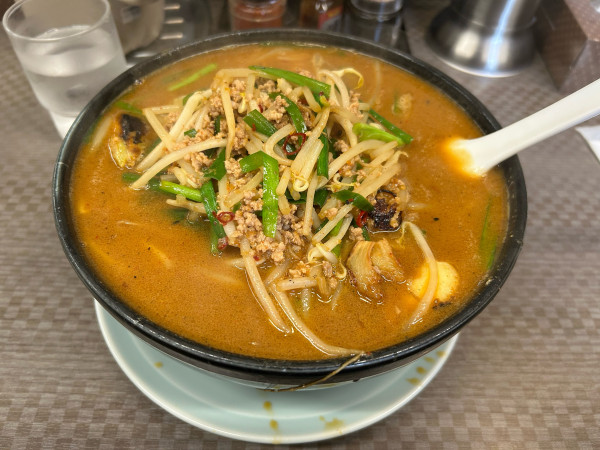 「みそベトコンラーメン大盛1320円」@麺食 香楽の写真