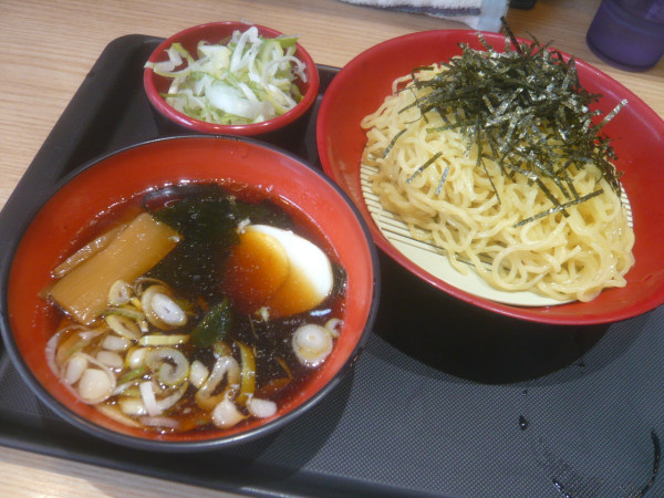 「ざる中華（+薬味ネギ）」@名代 富士そば 代々木店の写真