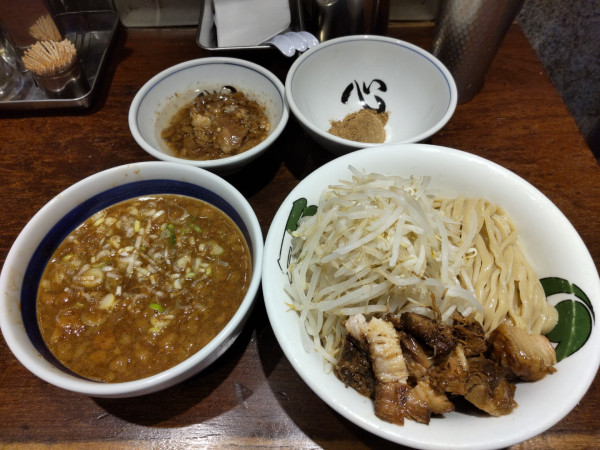 「つけ麺＋アブラ､魚粉」@ラーメン 雷 東京本丸店の写真