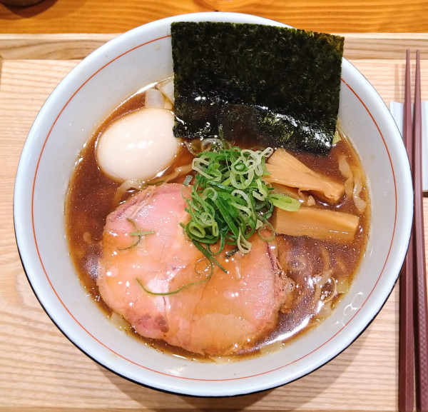 「黒鶏＋やわ味玉」@中華そば 多繋の写真