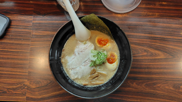 「味玉ラーメン　細麺」@ラーメン長山の写真