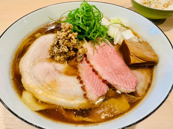 「【限定】3周年SP中華蕎麦（醤油）【2000円】」@手打麺祭 かめ囲の写真