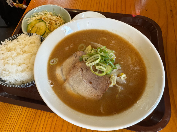 「みそ豚骨ラーメンセット　1050円」@一鉄の写真