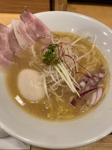 「濃厚鶏白湯醤油そば¥950、ランチセット¥150」@麺LABO 唯奏の写真